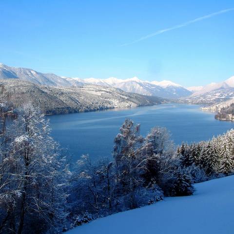 Blick auf den Millstätter See im Winter