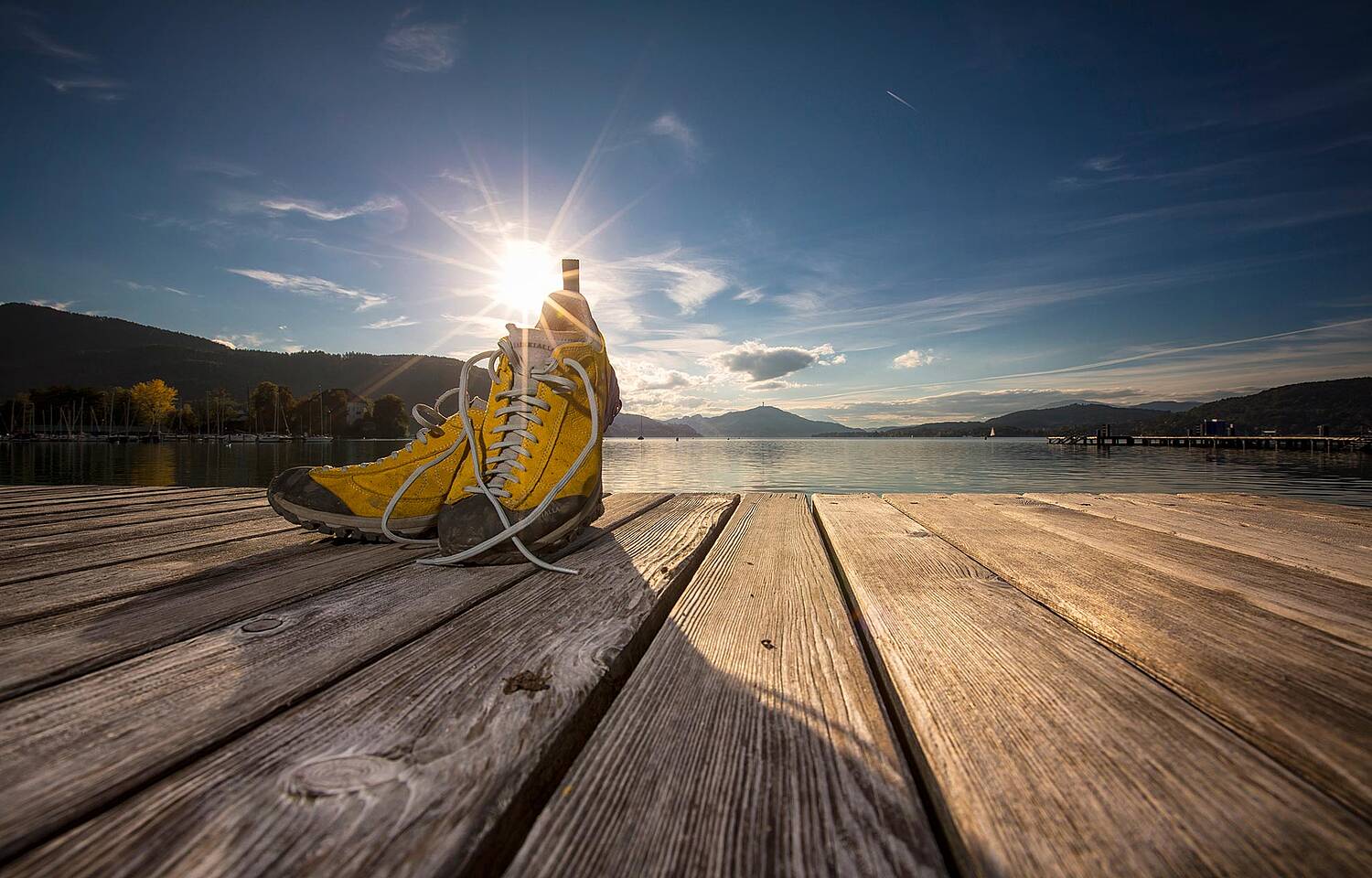 Wanderschuhe am Wörthersee See