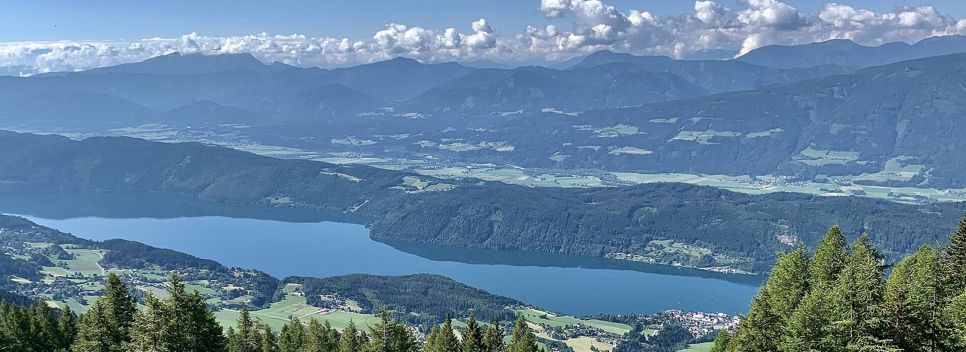 Alpe-Adria-Trail Etappe 13 Blick von der Alexanderhuette auf den Millstaetter See